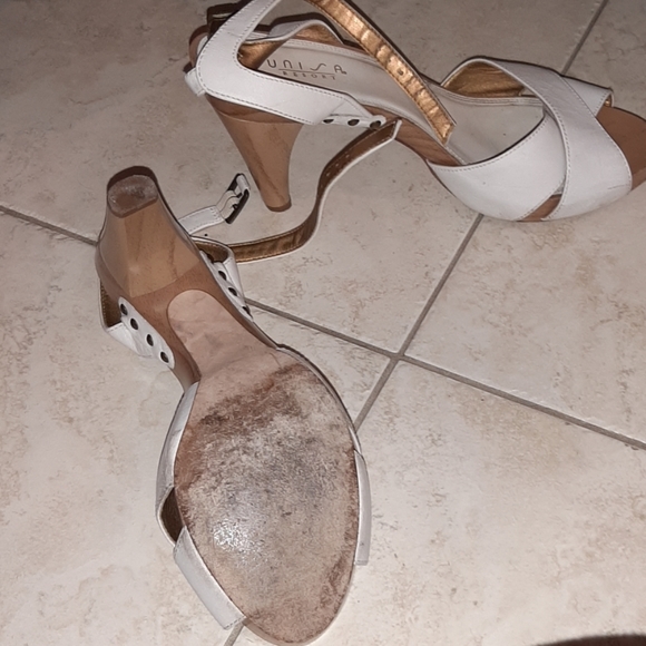 Sandals - Picture 3 of 3